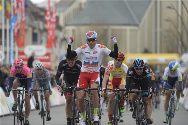 Alexander Kristoff wins stage 2
